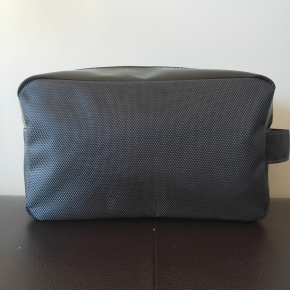 Paco Rabanne Invictus Toiletry Bag - Picture 3 of 7